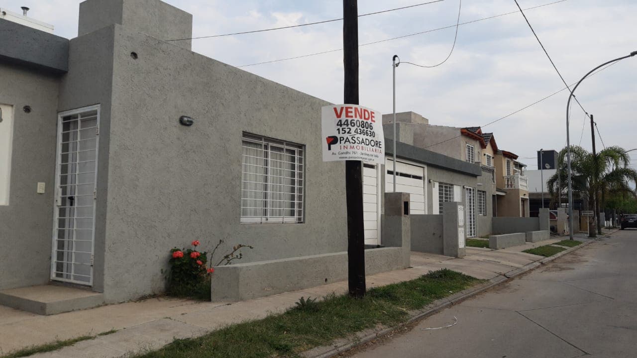 Venta duplex de 2 dormitorios en Zona Valle Escondido, Barrio Urbanización Gandhi. - Imagen 1