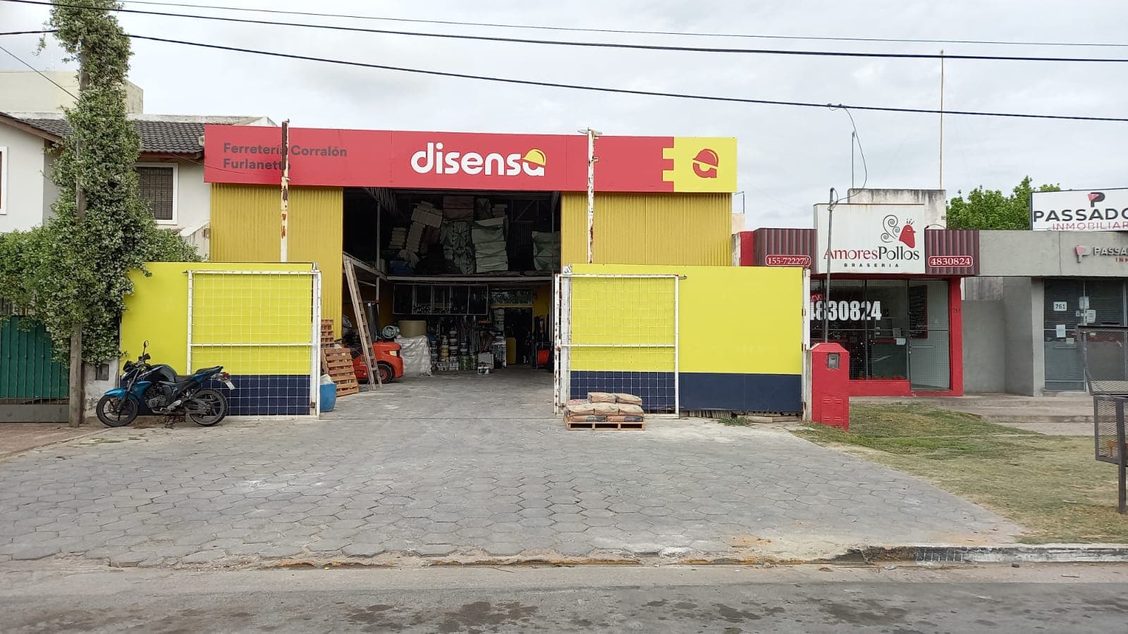 EXCELENTE UBICACIÓN !!! Venta FERRETERÍA en Barrio Jardines del Valle, Valle Escondido ID: 3794 - Imagen 1